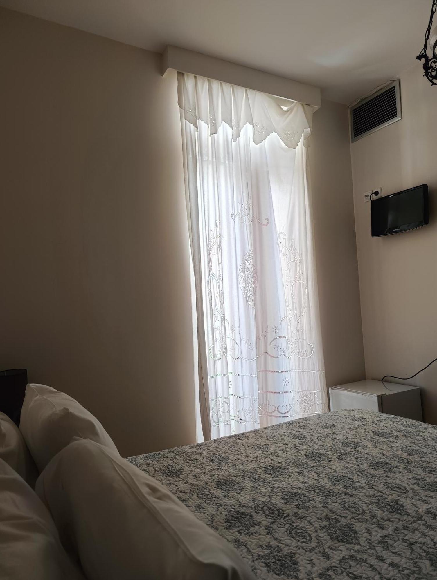 Anesis Hotel Лутра-Эдипсу Экстерьер фото